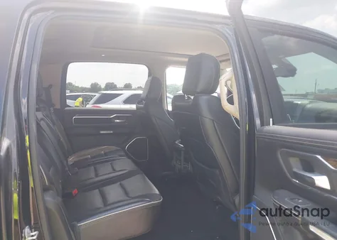 2019 Ram 1500 Laramie 4X4 5'7 Box z USA, uszkodzony, nr VIN 1C6SRFJT2KN638175